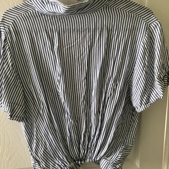 Striped Crop Top - Picture 6 of 8